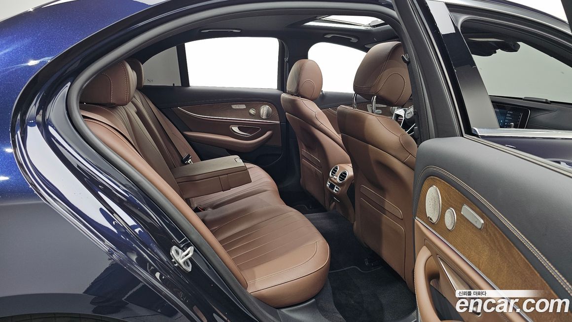 Mercedes-Benz E-Class 2022