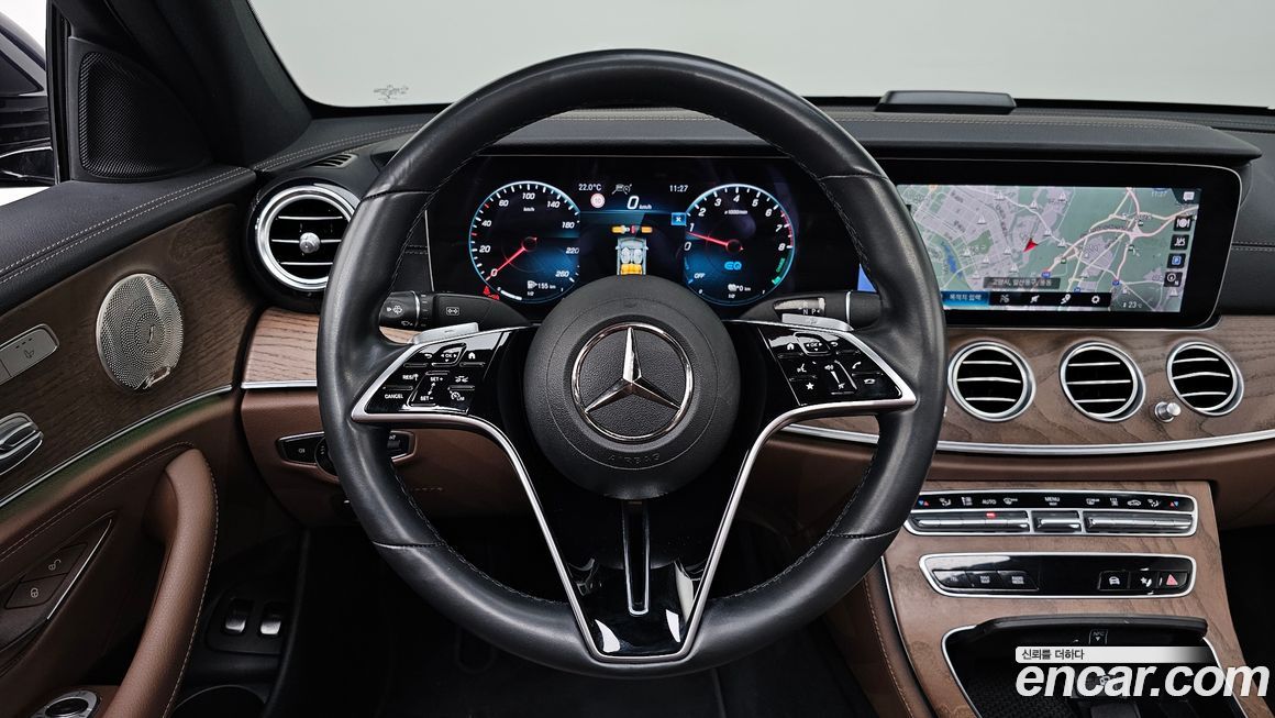 Mercedes-Benz E-Class 2022