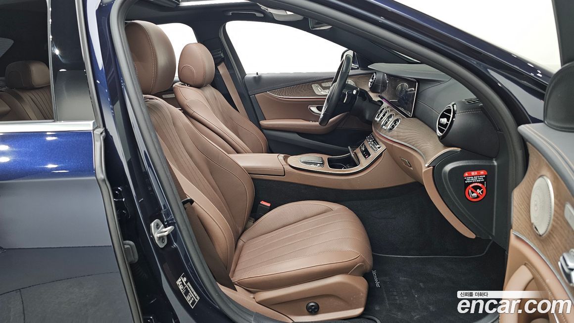 Mercedes-Benz E-Class 2022