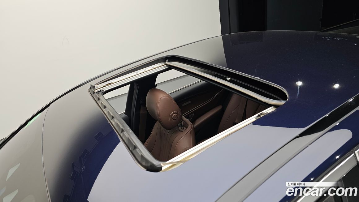 Mercedes-Benz E-Class 2022