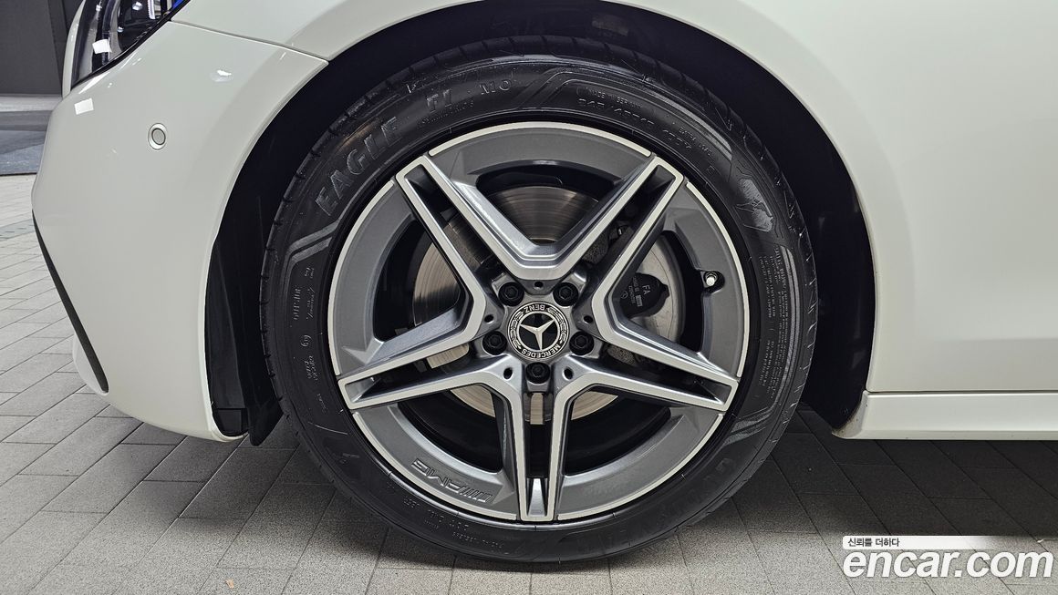 Mercedes-Benz E-Class 2023