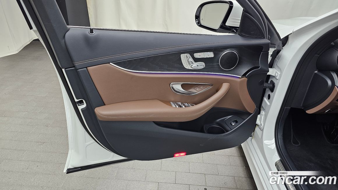 Mercedes-Benz E-Class 2023