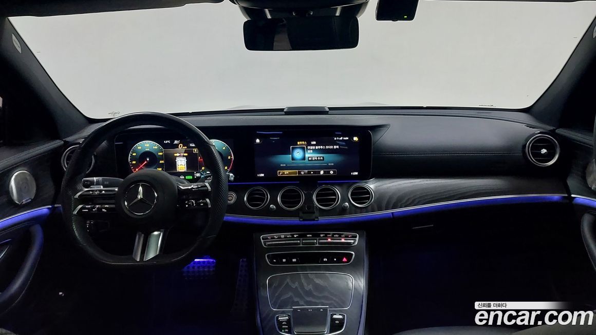 Mercedes-Benz E-Class 2022