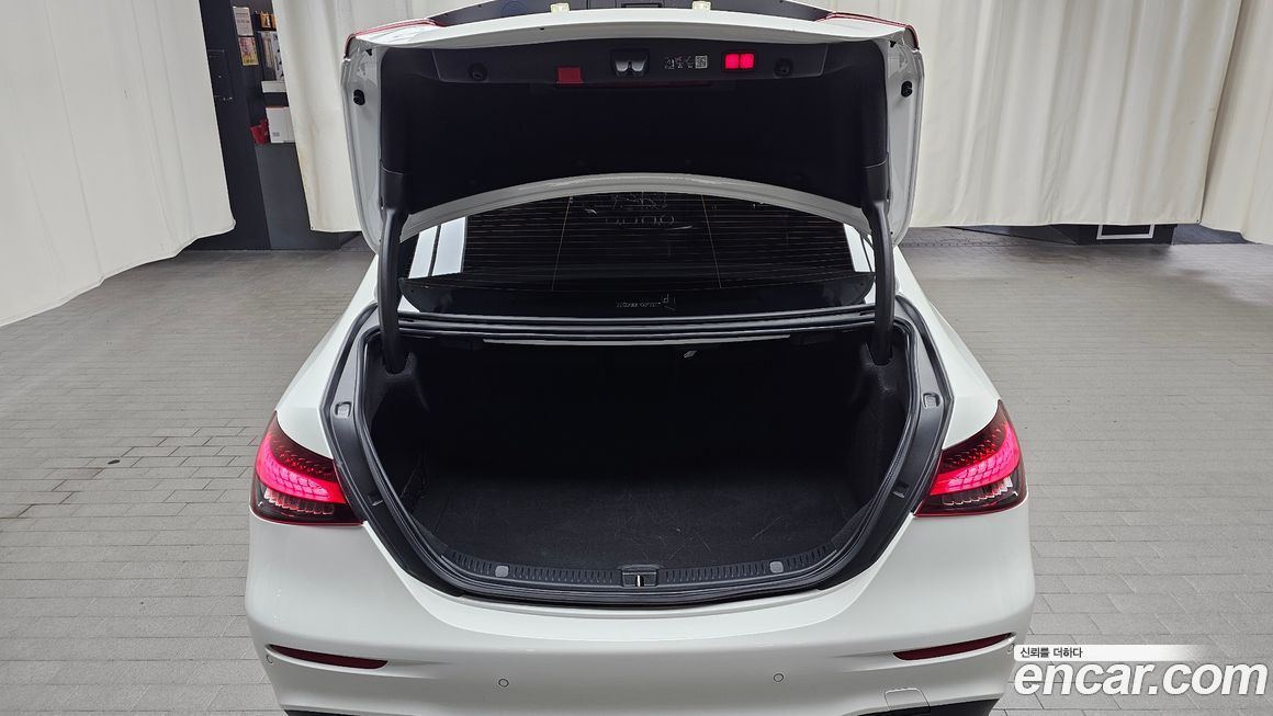 Mercedes-Benz E-Class 2023