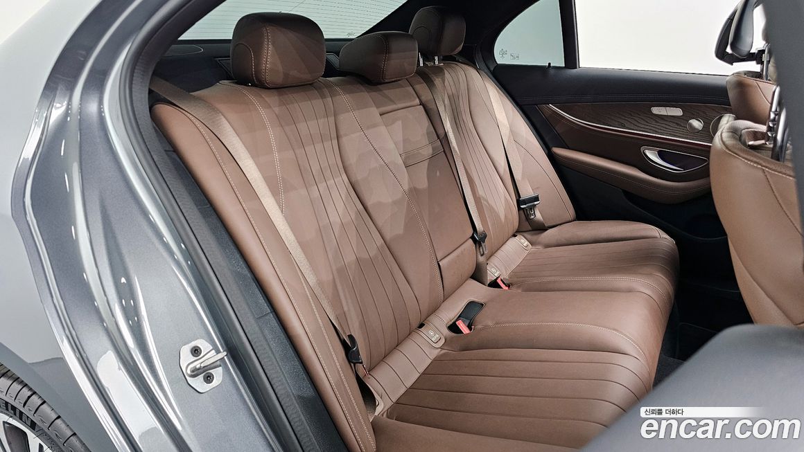 Mercedes-Benz E-Class 2023