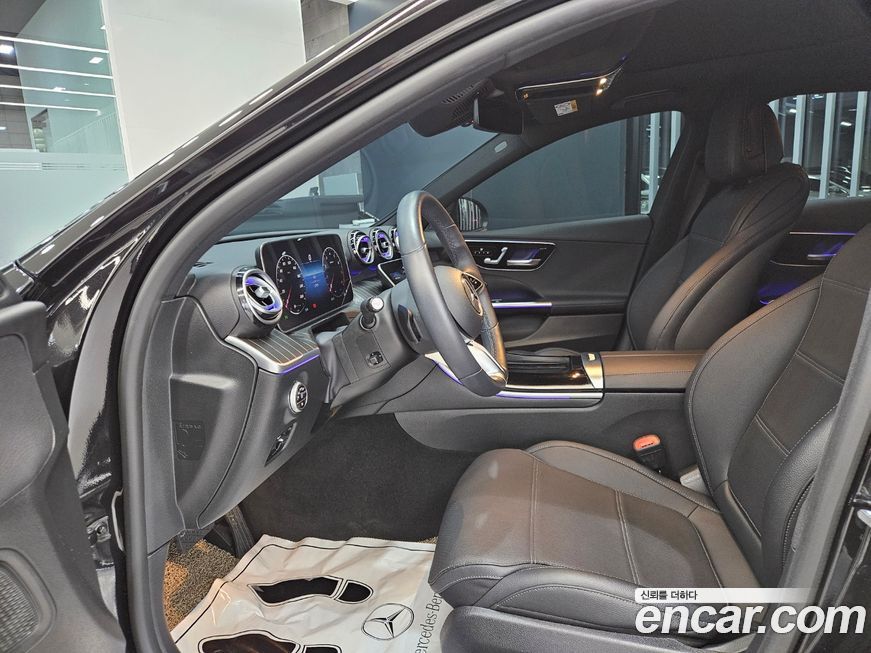 Mercedes-Benz C-Class 2024