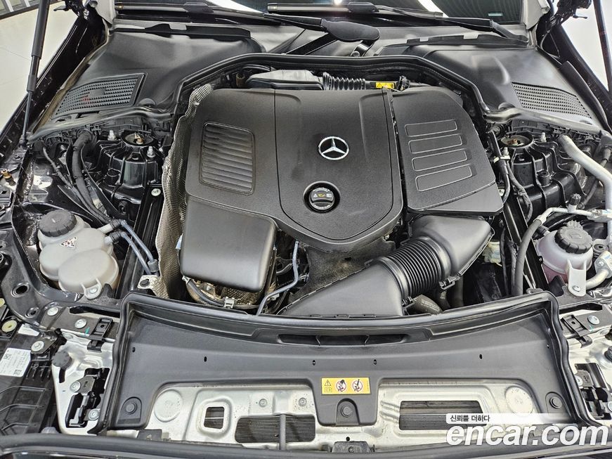 Mercedes-Benz C-Class 2024