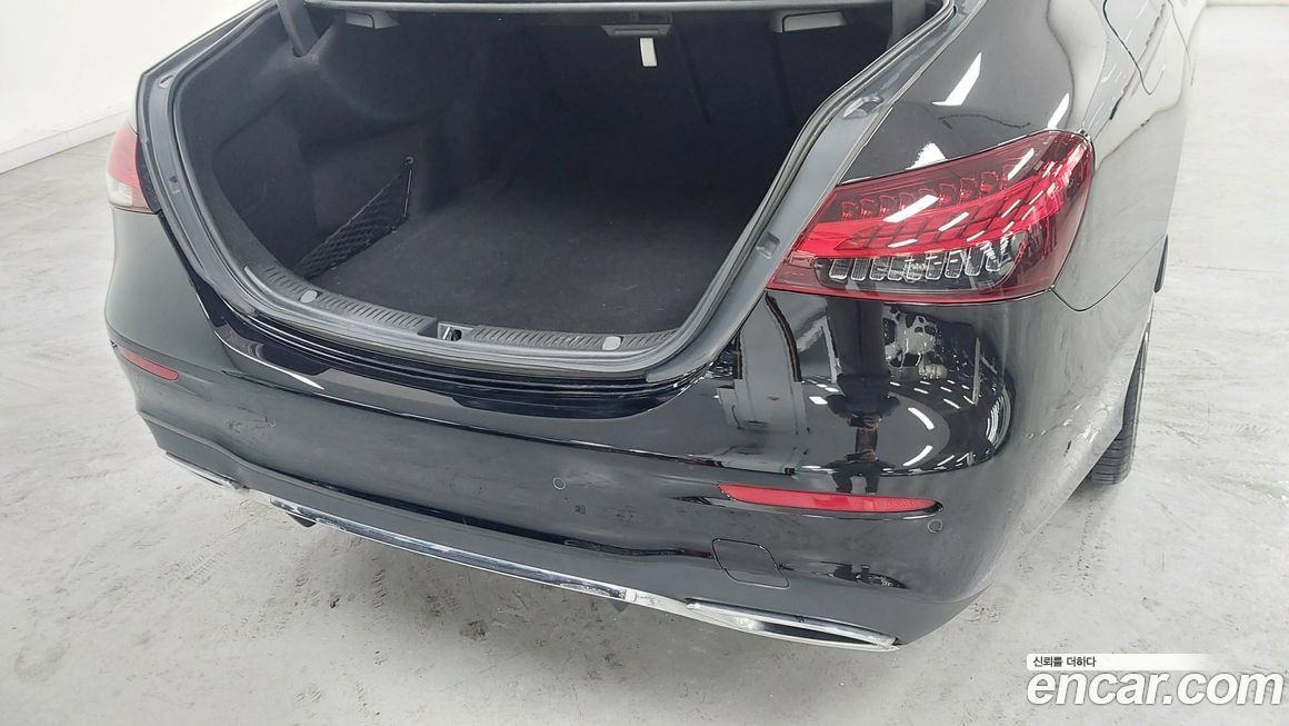 Mercedes-Benz E-Class 2022