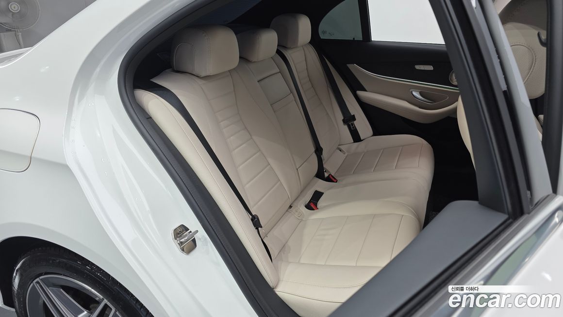 Mercedes-Benz E-Class 2023