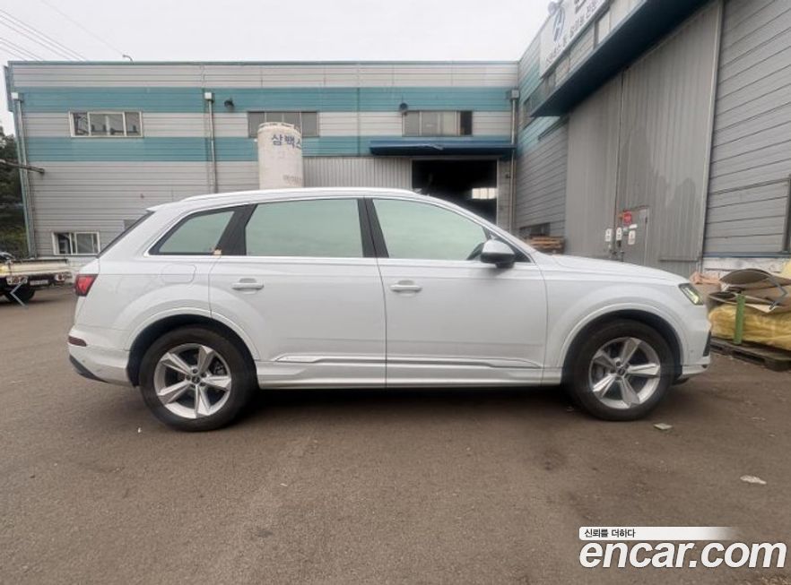 Audi Q7 2021