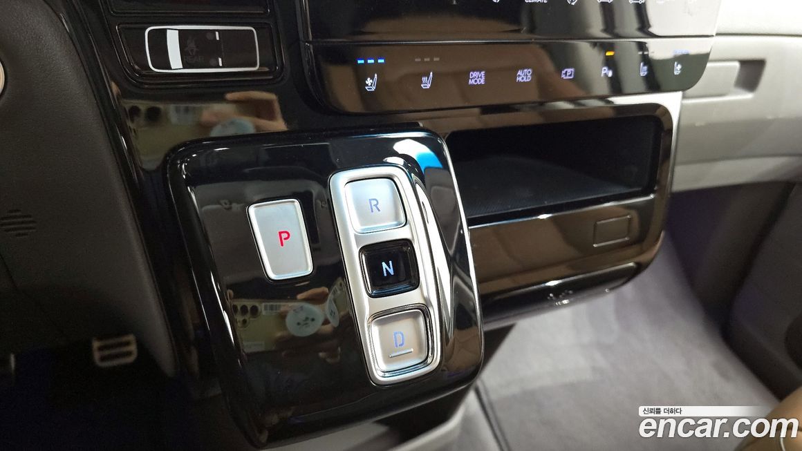Hyundai Staria 2024