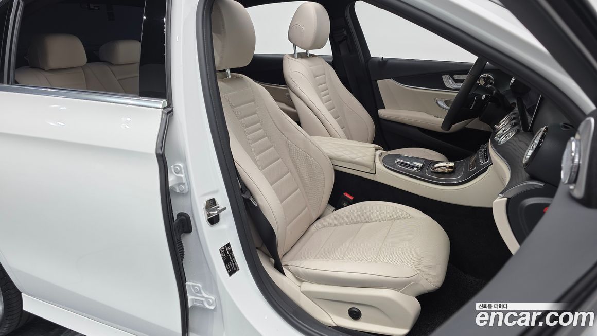 Mercedes-Benz E-Class 2023