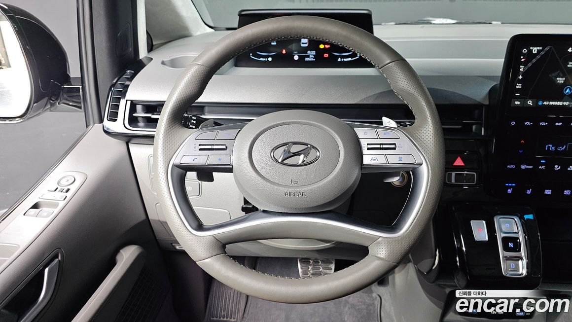 Hyundai Staria 2024