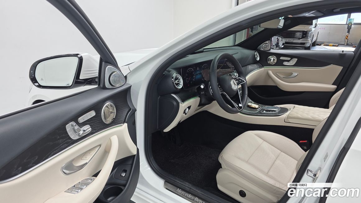 Mercedes-Benz E-Class 2023