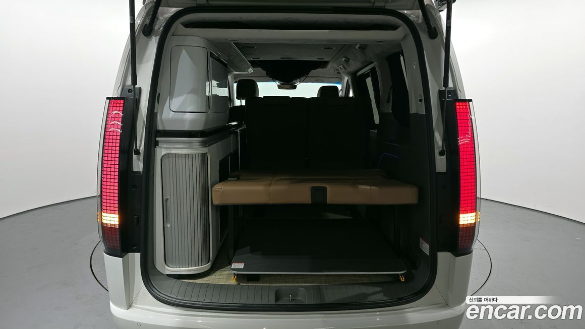 Hyundai Staria 2024