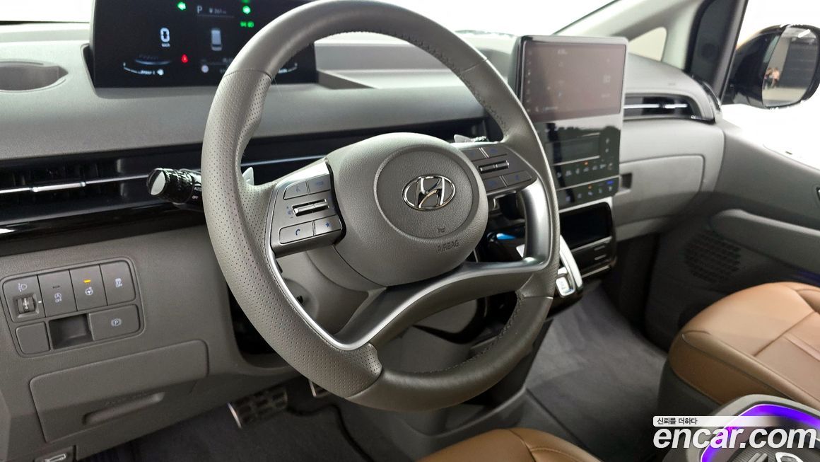 Hyundai Staria 2024