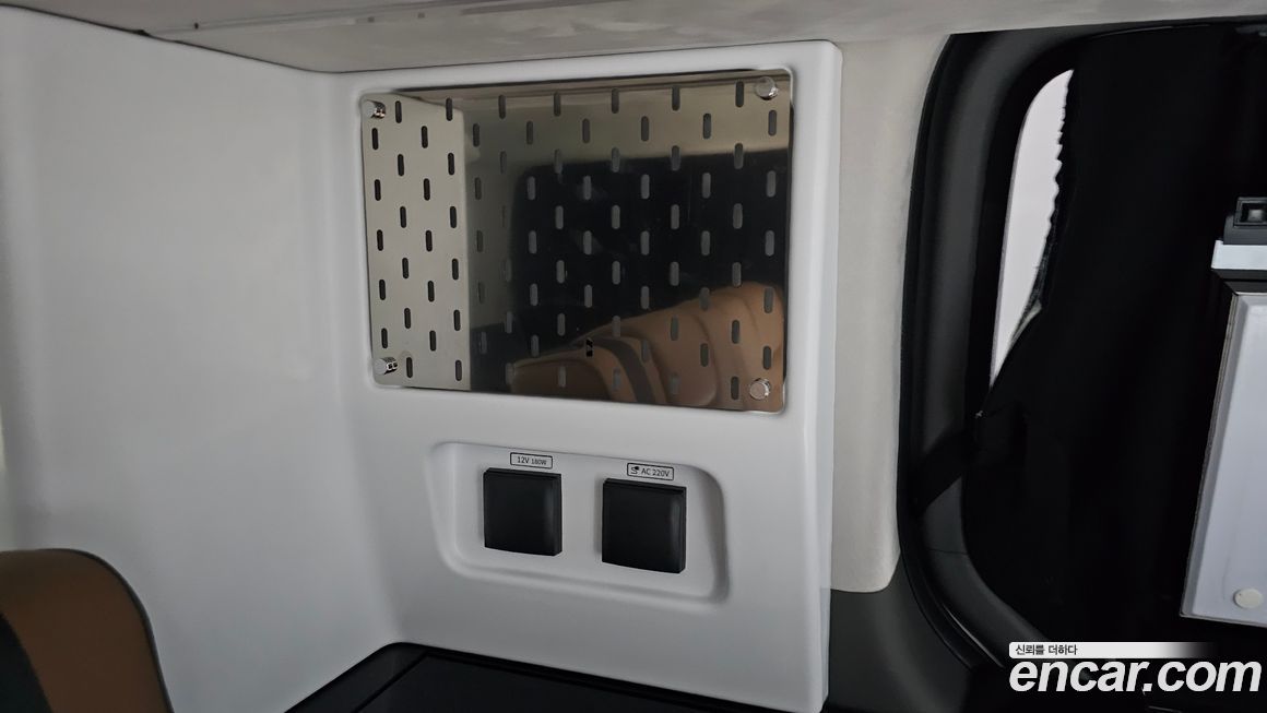 Hyundai Staria 2024