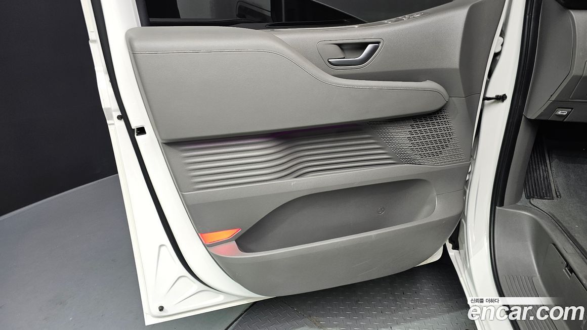 Hyundai Staria 2024