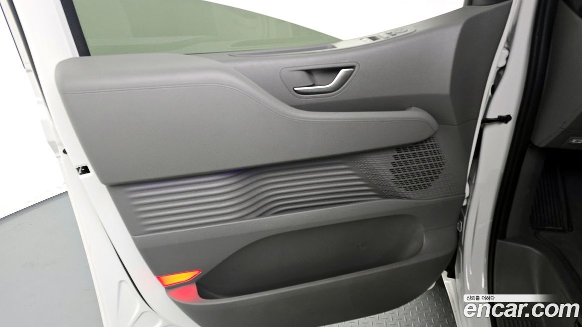 Hyundai Staria 2024