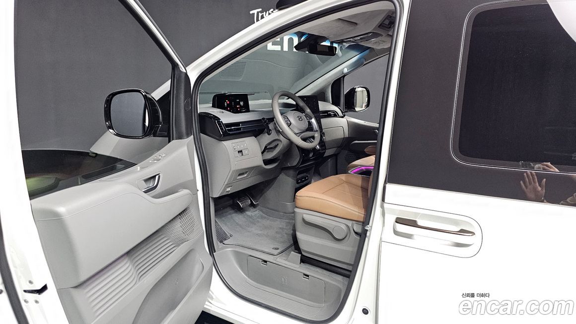 Hyundai Staria 2024