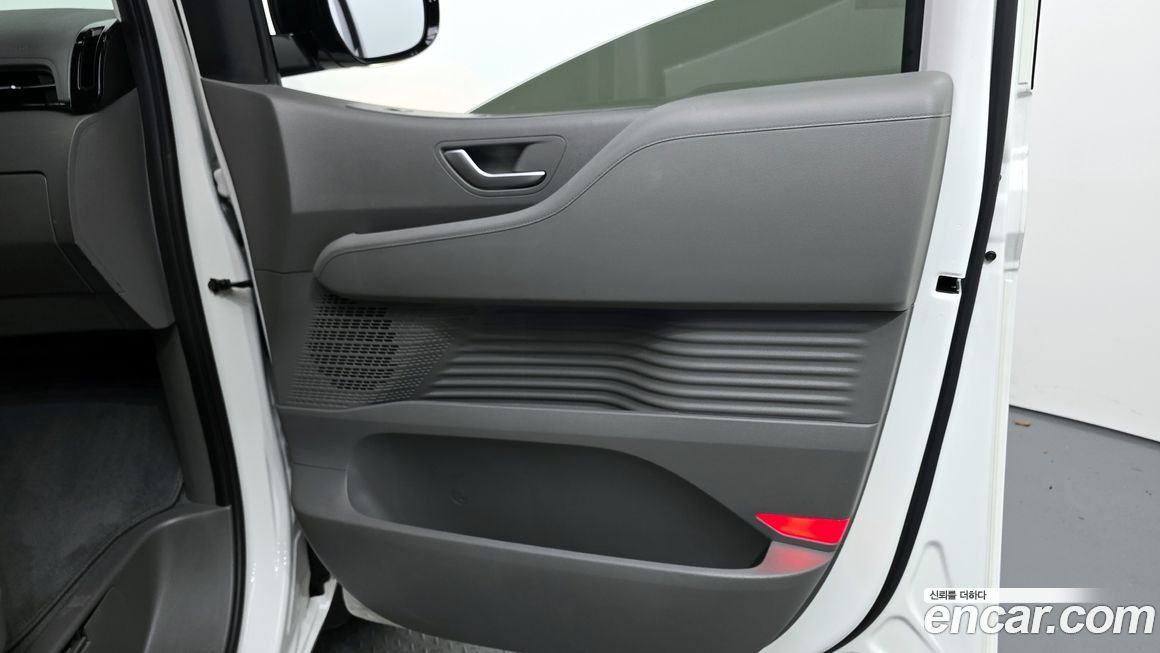 Hyundai Staria 2024