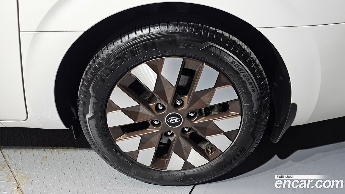 Hyundai Staria 2024