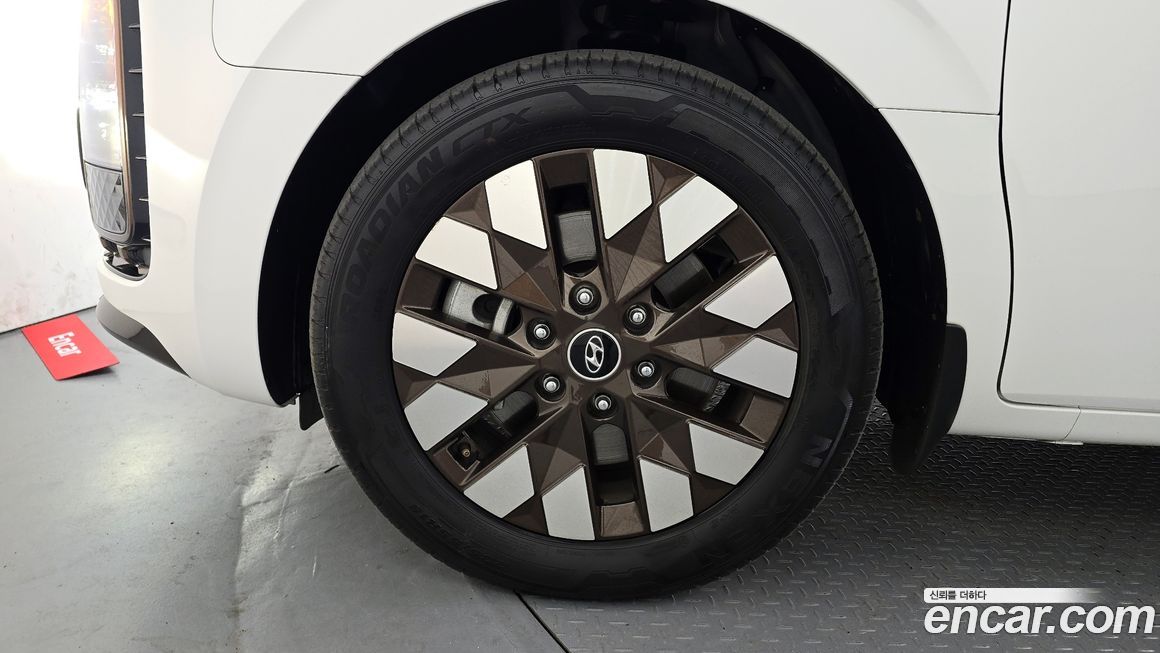 Hyundai Staria 2024