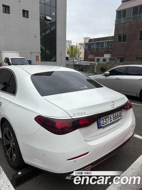 Mercedes-Benz E-Class 2025