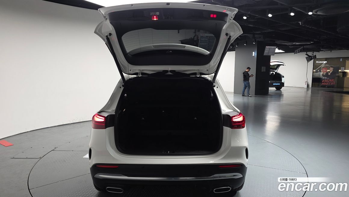 Mercedes-Benz GLA-Class 2025