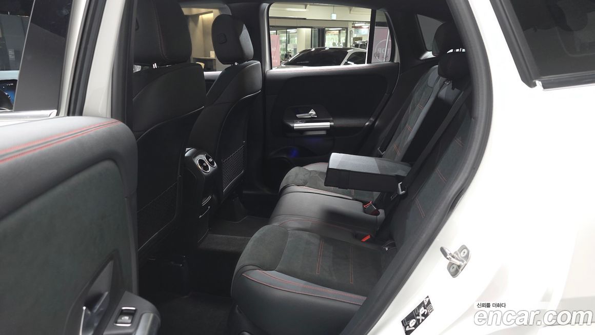 Mercedes-Benz GLA-Class 2025