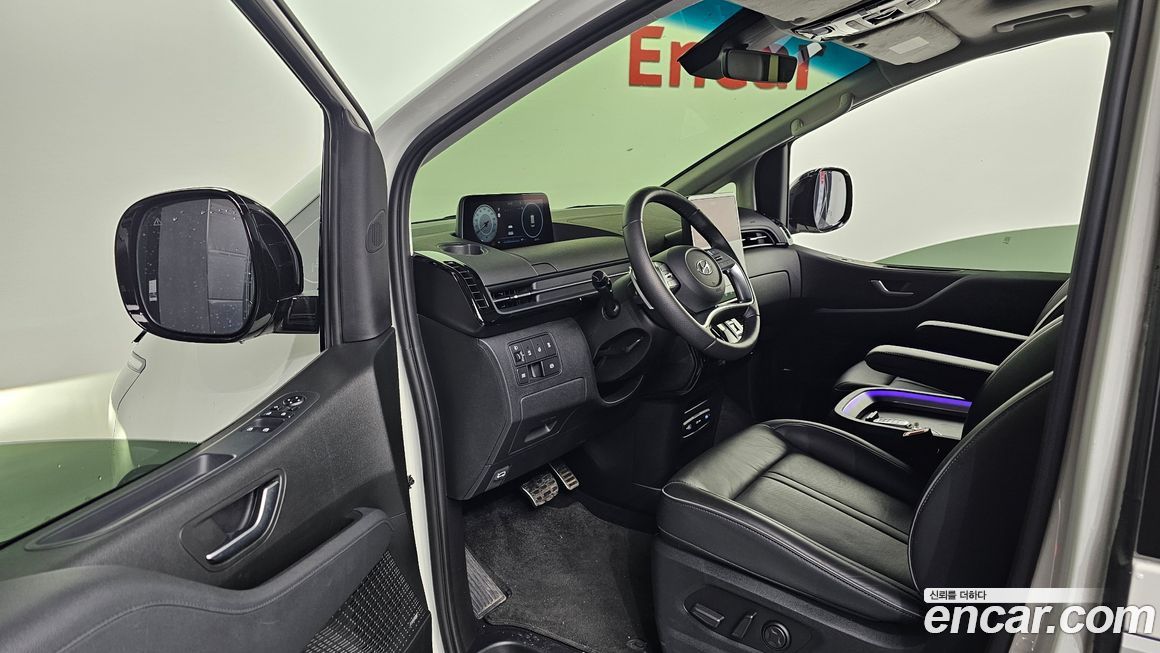 Hyundai Staria 2023