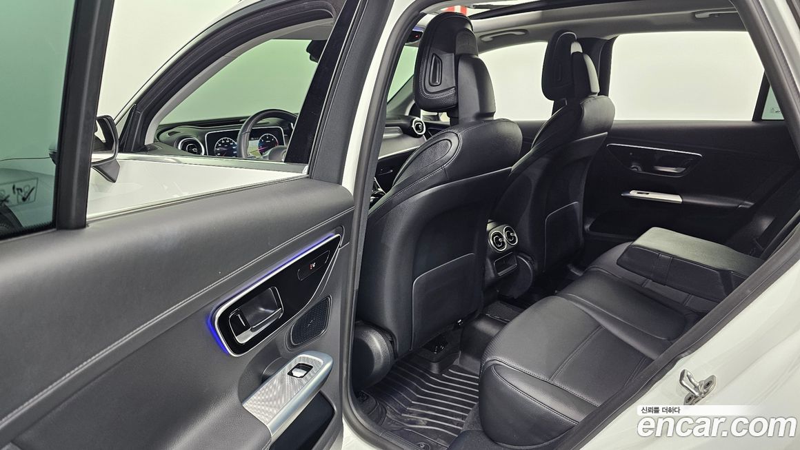 Mercedes-Benz GLC-Class 2024