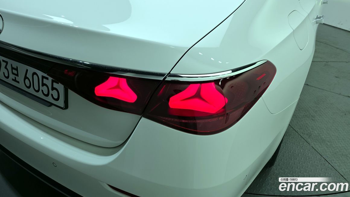 Mercedes-Benz E-Class 2025