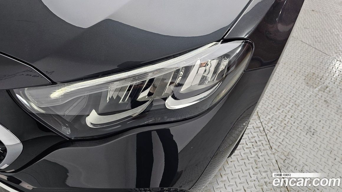 Mercedes-Benz E-Class 2025