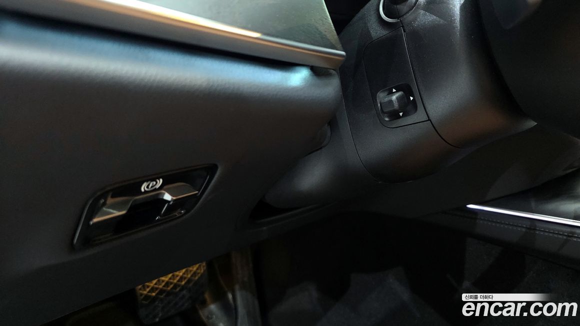 Mercedes-Benz E-Class 2025