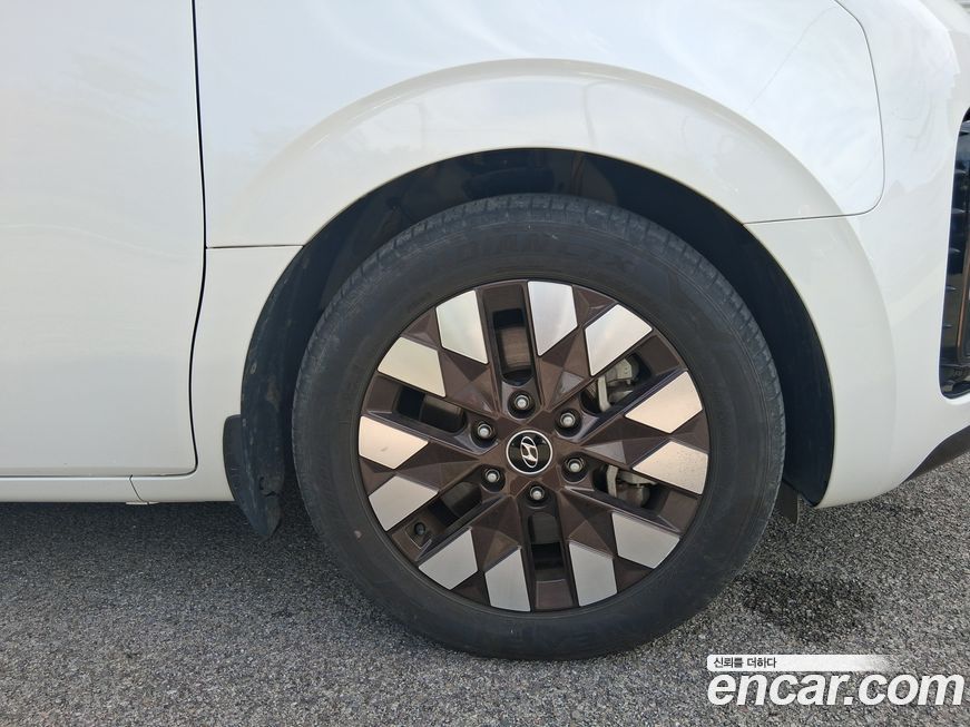 Hyundai Staria 2023