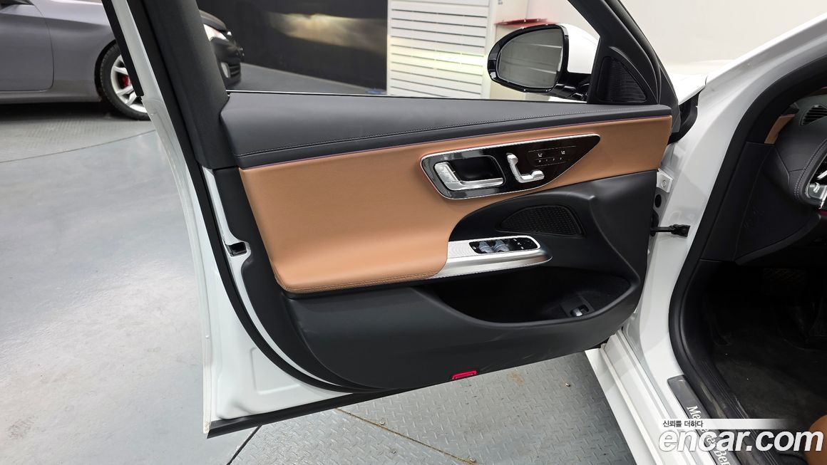 Mercedes-Benz E-Class 2025