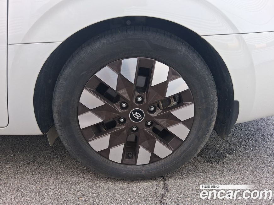 Hyundai Staria 2023