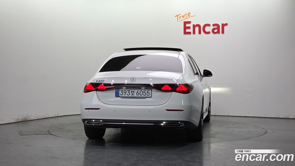 Mercedes-Benz E-Class 2025