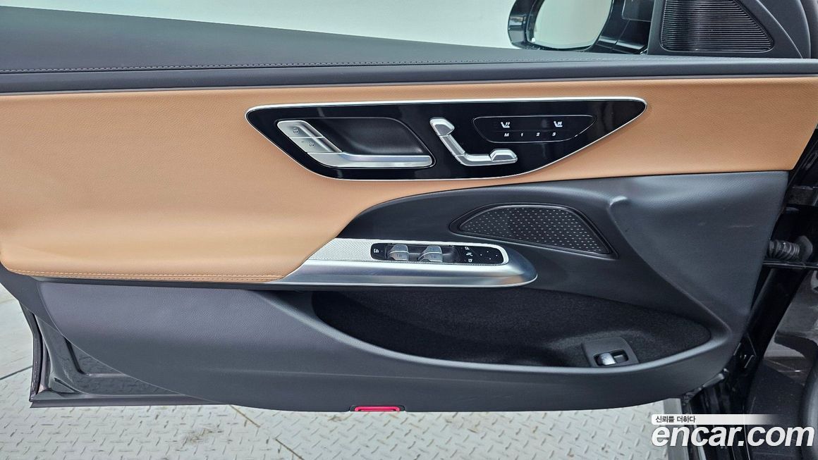 Mercedes-Benz E-Class 2025