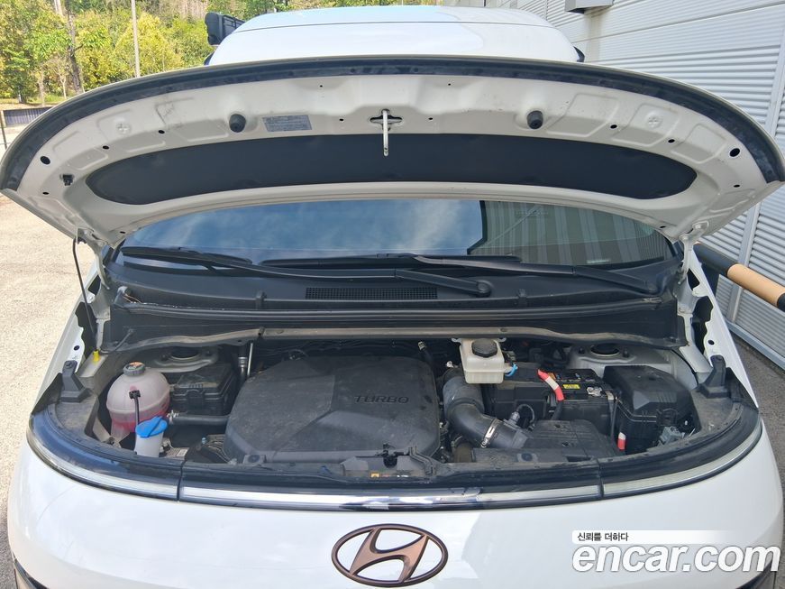 Hyundai Staria 2023