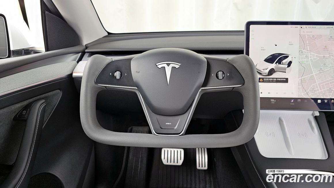 Tesla Model Y 2024