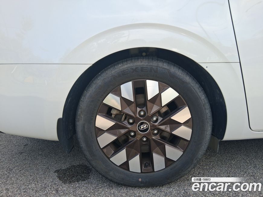 Hyundai Staria 2023