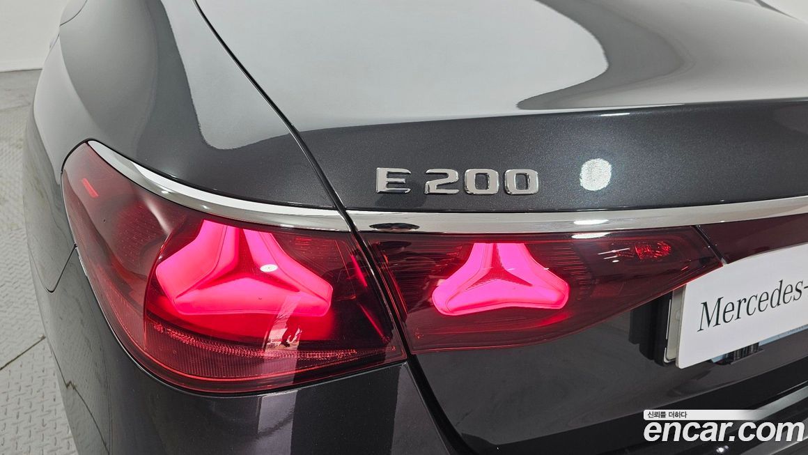 Mercedes-Benz E-Class 2025