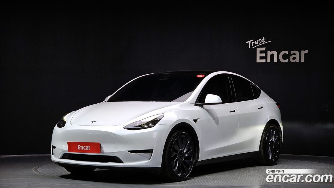 Tesla Model Y 2024