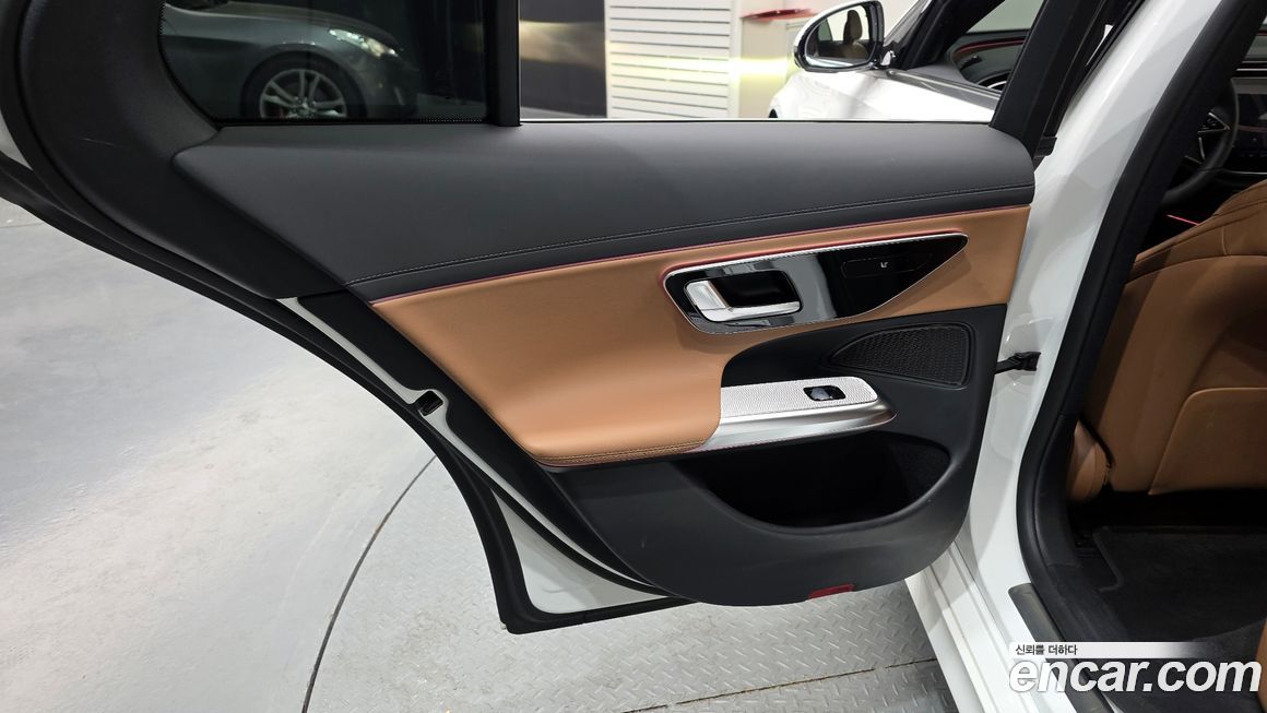 Mercedes-Benz E-Class 2025