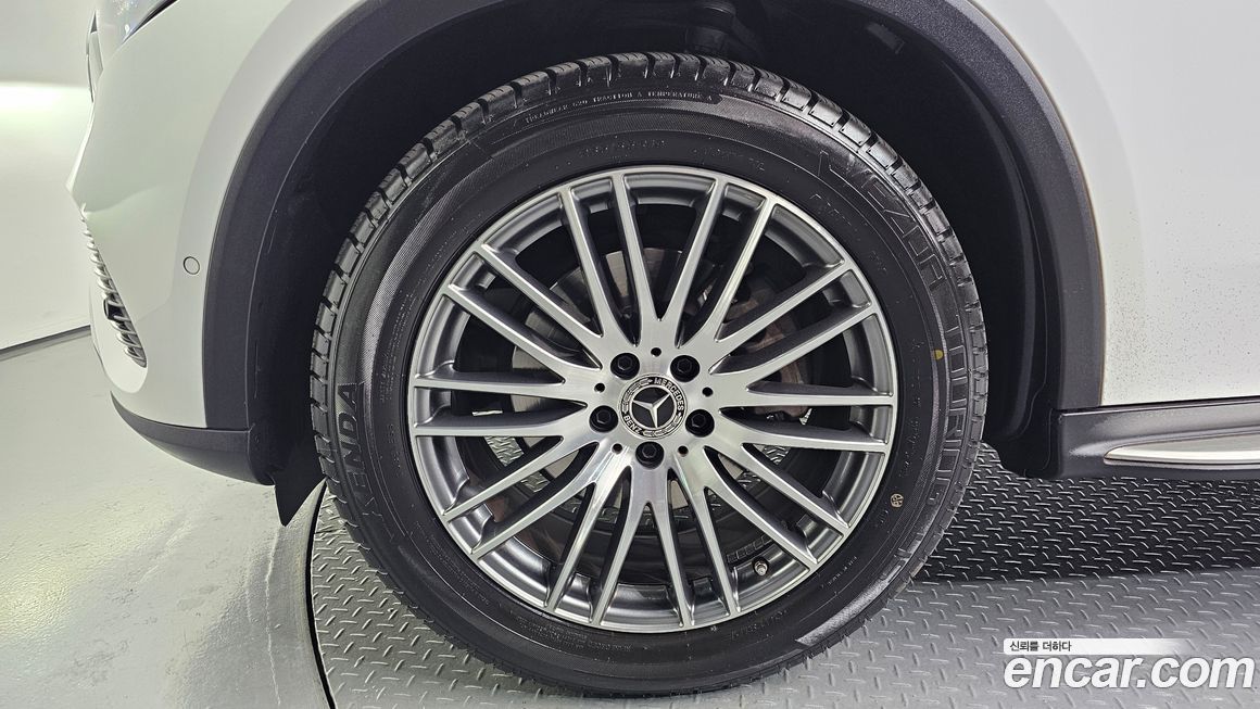 Mercedes-Benz GLC-Class 2024