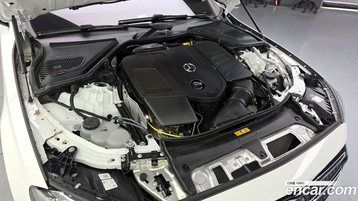 Mercedes-Benz E-Class 2025