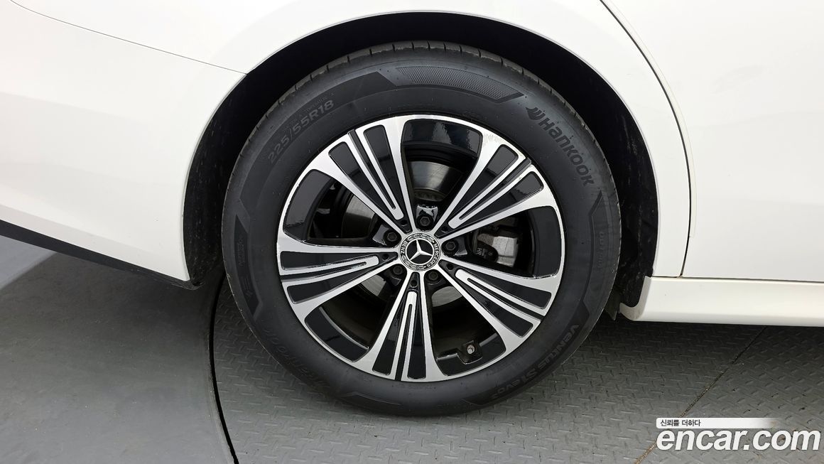 Mercedes-Benz E-Class 2025