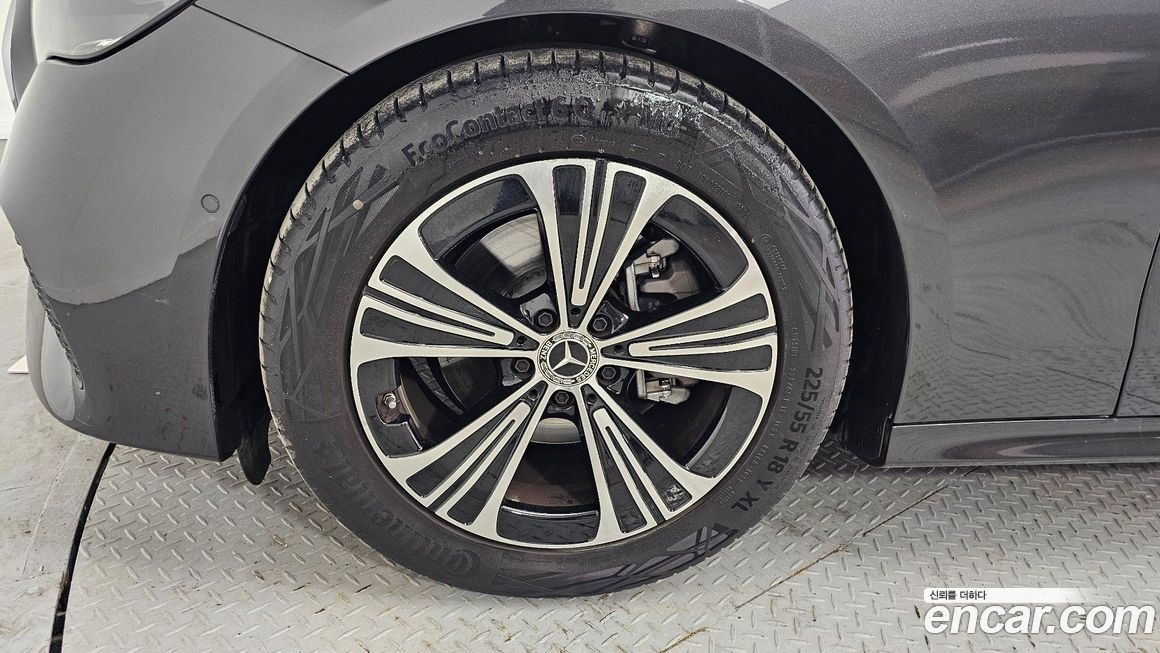 Mercedes-Benz E-Class 2025